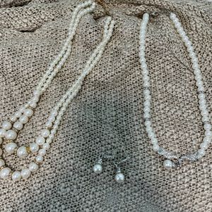 Lot of pearl fashion jewelry